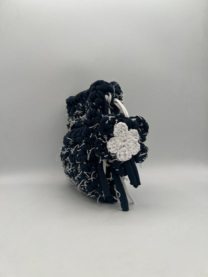 D.PUIN Handmade Crochet Bag – Petite Noir Daisy