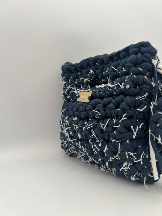 D.PUIN Handmade Crochet Bag – Petite Noir Daisy