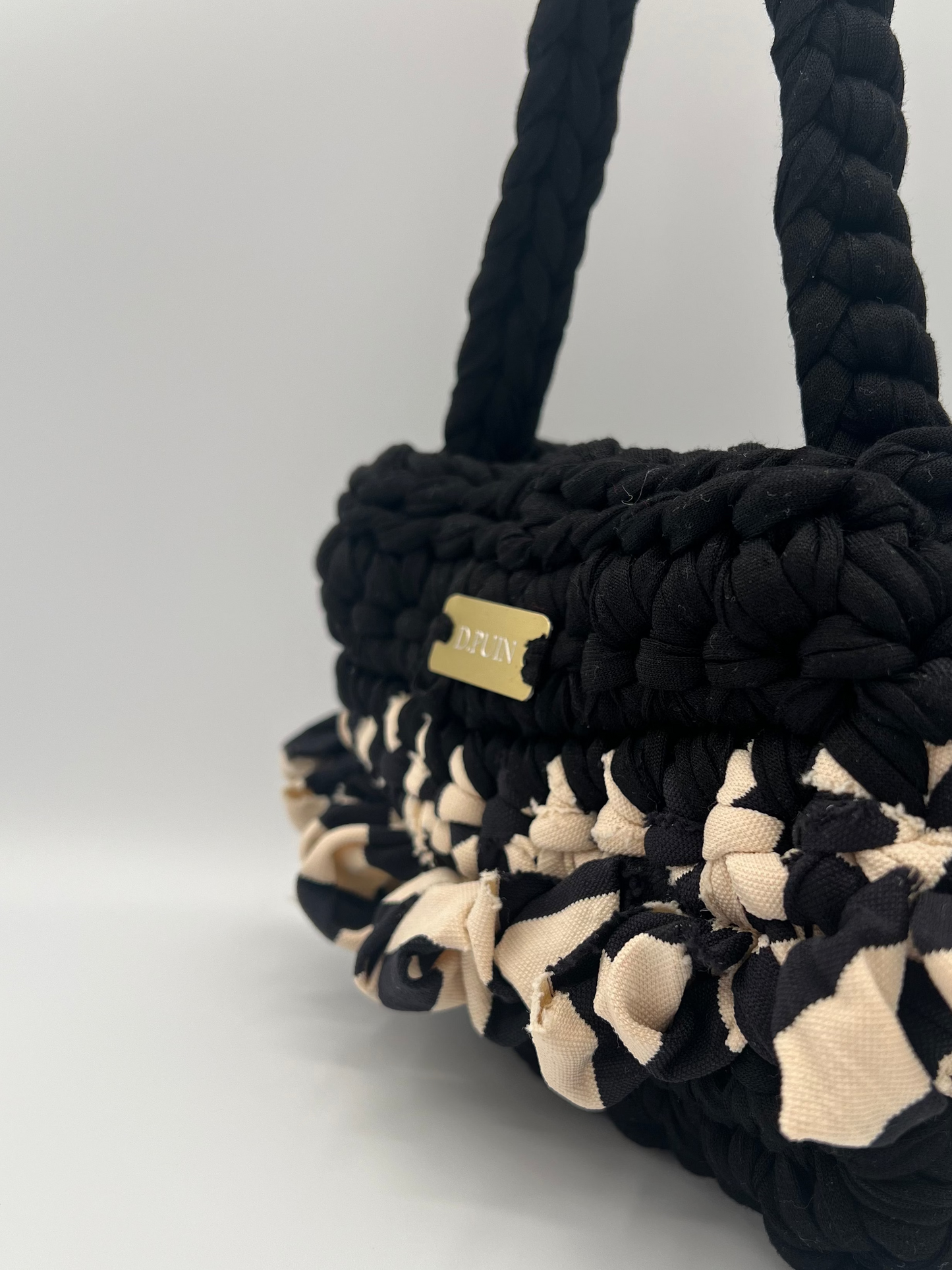 D.PUIN Handmade Crochet Bag – Sand & Shadow