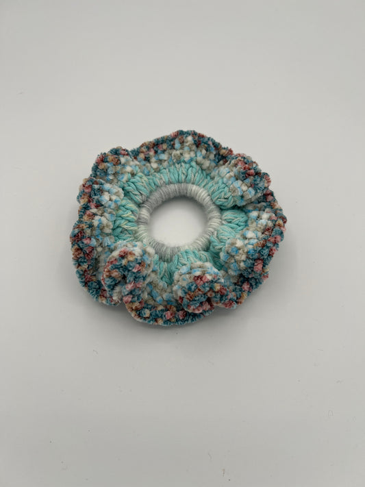 D.PUIN Handmade Crochet Scrunchie - Blue Details